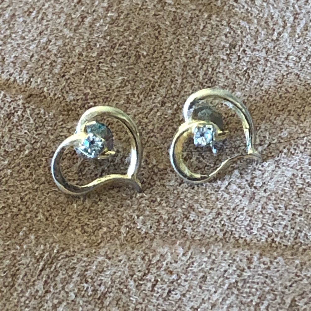 Gold heart with diamond earrings